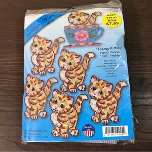 Design Works Plastic Canvas Wall Decor Teacup Kitties 2089 Cats Coaster Set